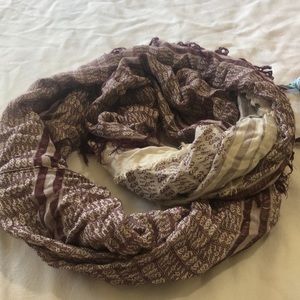 NWT Look By M Fairview Kaffiyeh Fringe  Infinity Scarf Burgundy And Cream